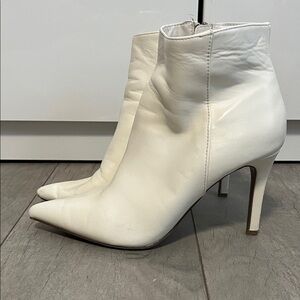 Forever21 White Leather Ankle Booties, Size 8.5